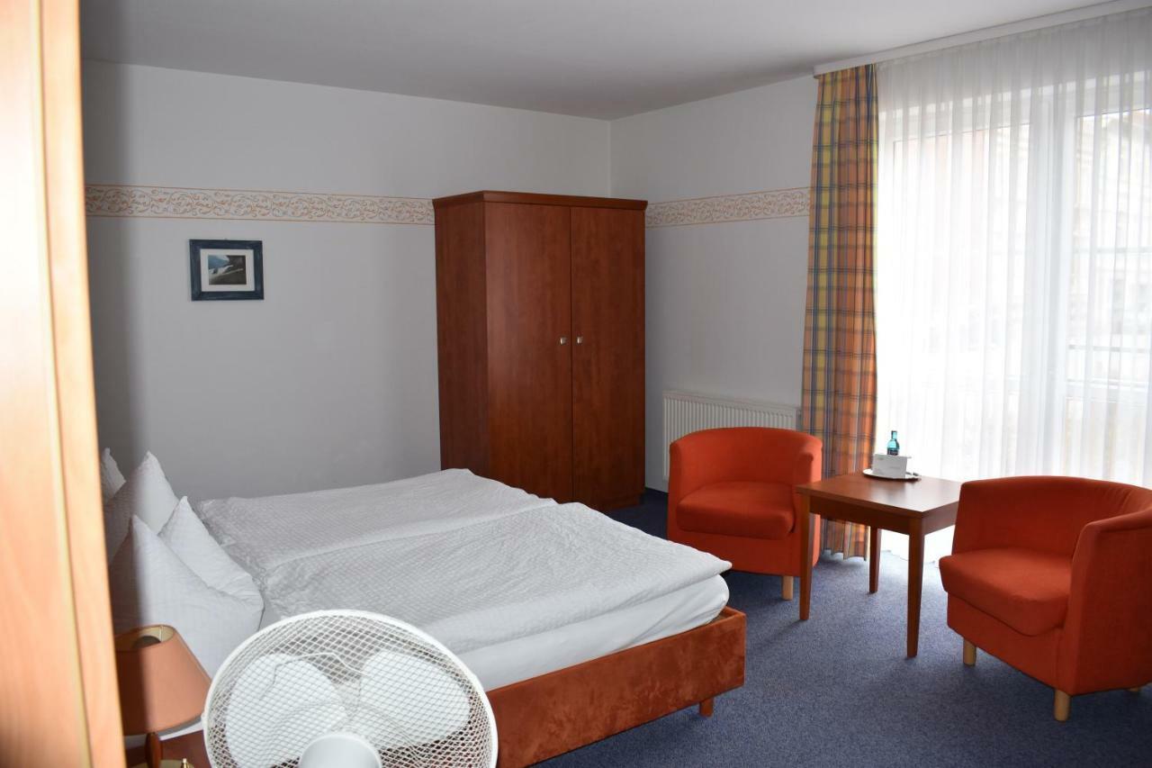 Hotel Garni "Am Hafen" Havelberg Exterior photo